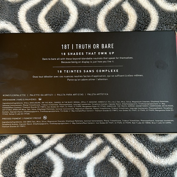 Morphe Truth or Bare 18T Eyeshadow Palette - Picture 3 of 6